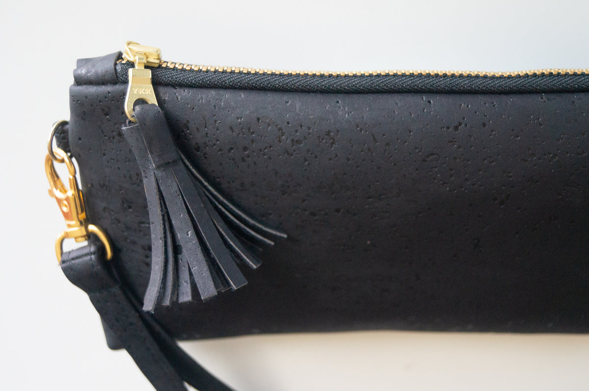 Black travel purse hotsell